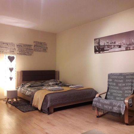 Nyc Apartment Красков Екстериор снимка