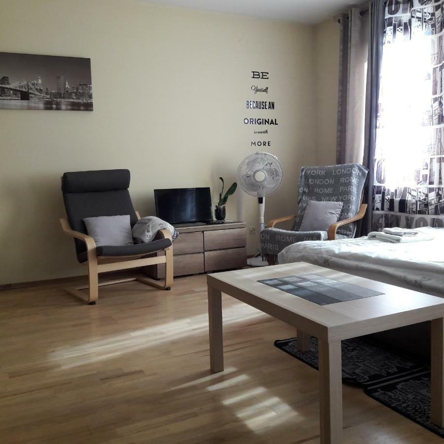 Nyc Apartment Красков Екстериор снимка
